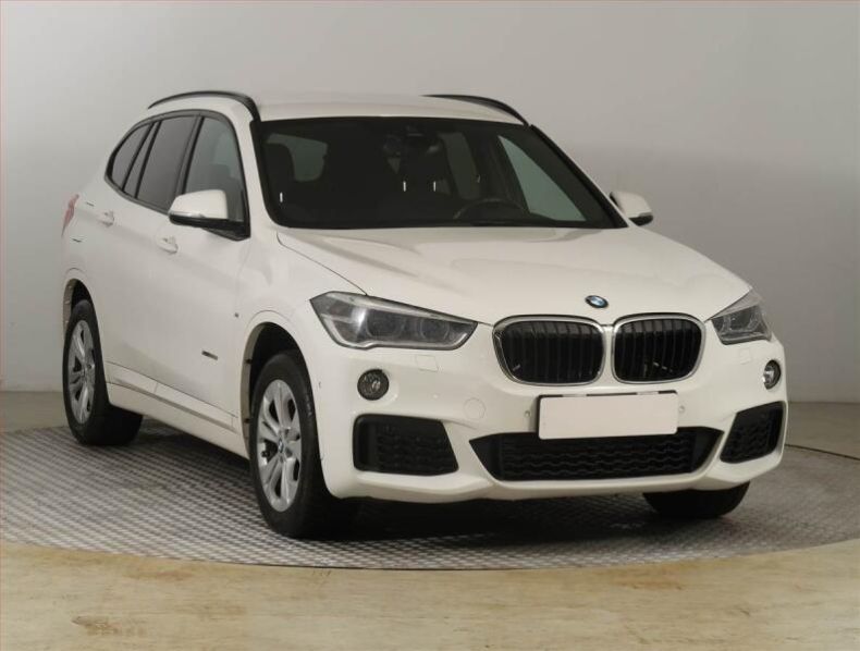 BMW X1 - hlavní foto