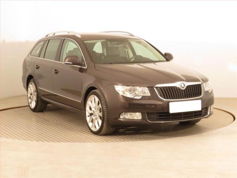 Škoda Superb - hlavní foto