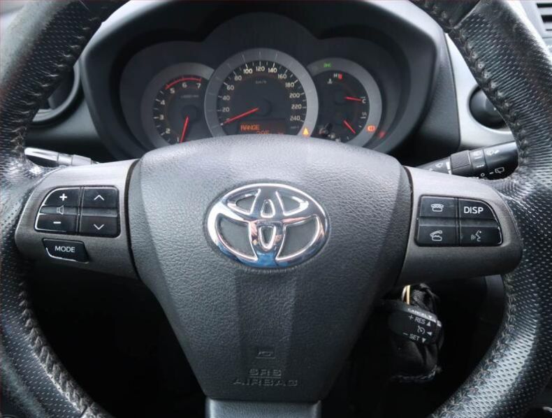 Toyota RAV 4 - hlavní fotka