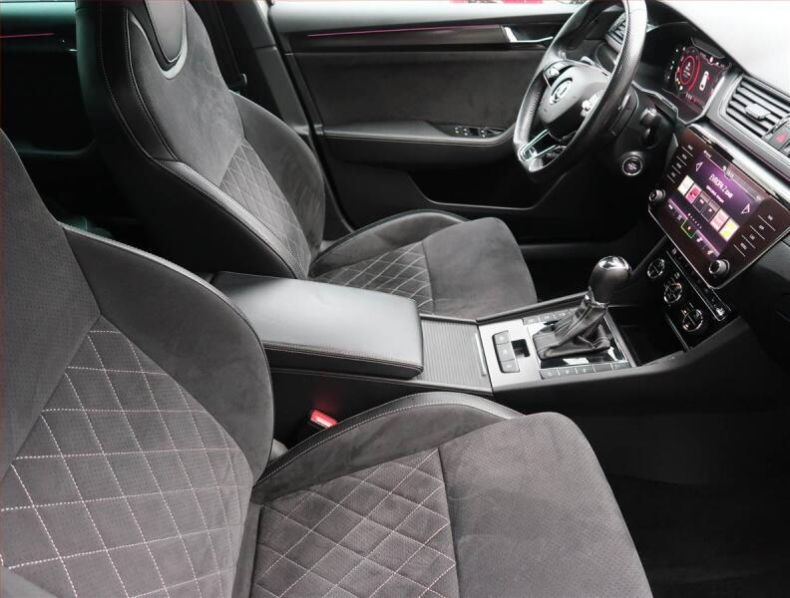 Škoda Superb - hlavní fotka