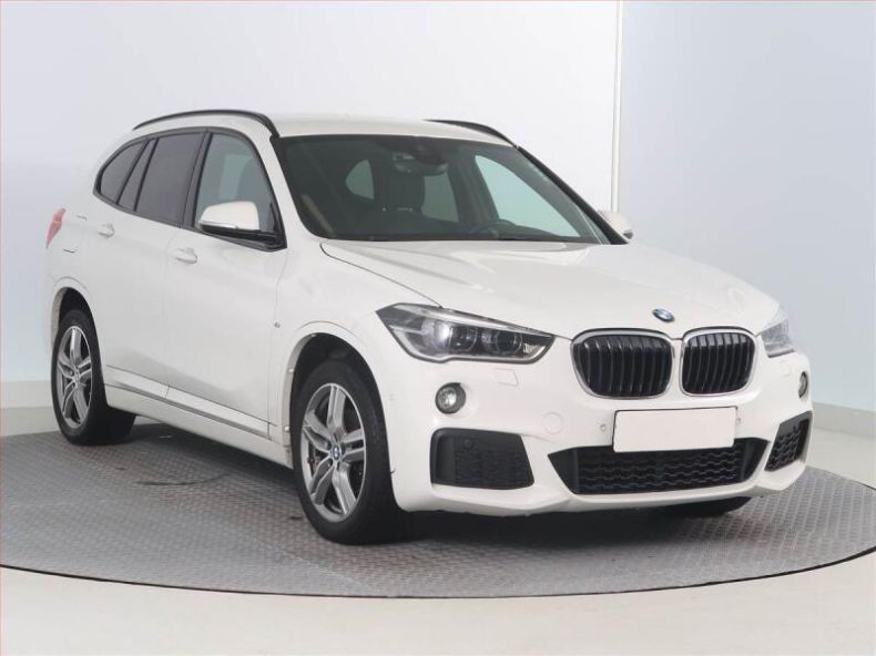 BMW X1 - hlavní foto