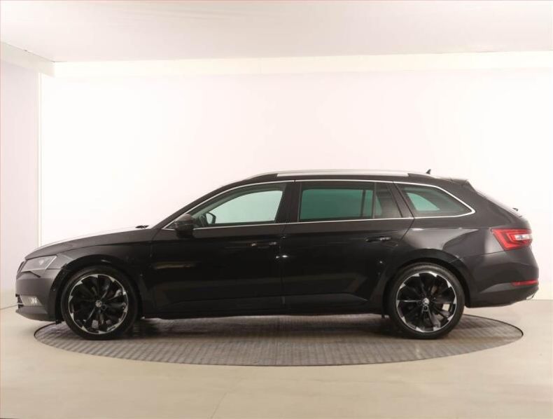 Škoda Superb - hlavní fotka