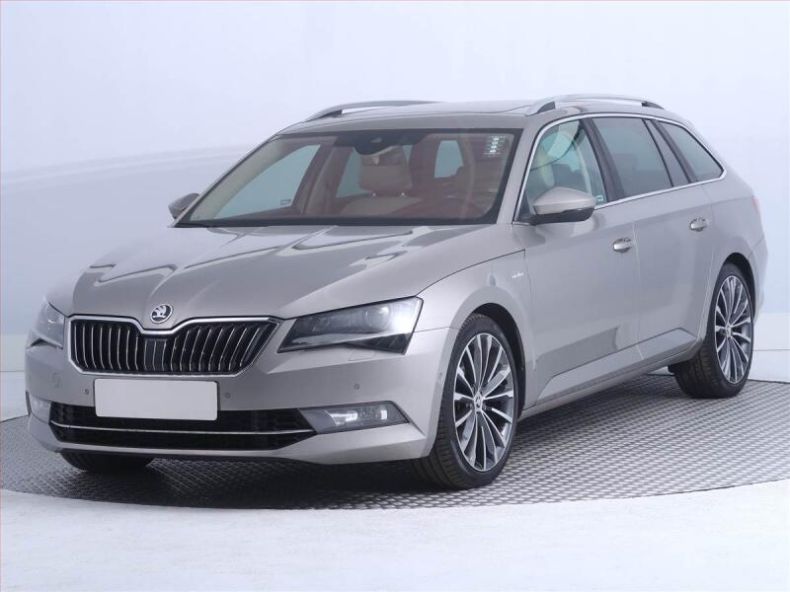 Škoda Superb - hlavní fotka