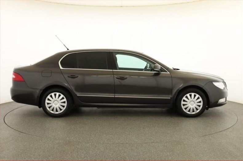 Škoda Superb - hlavní fotka