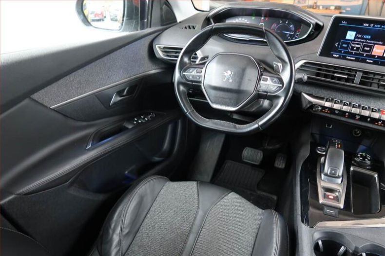 Peugeot 3008 - hlavní fotka