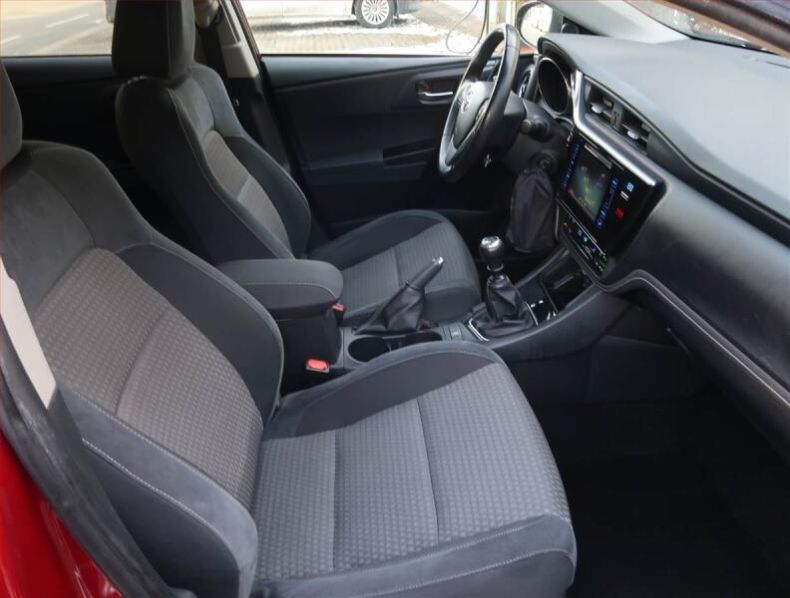 Toyota Auris - hlavní fotka