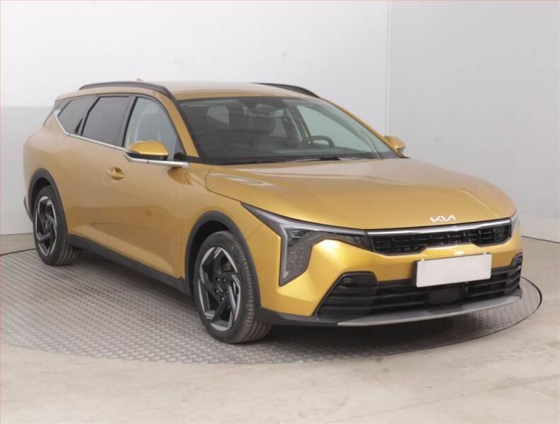 Kia K4 - hlavní fotka