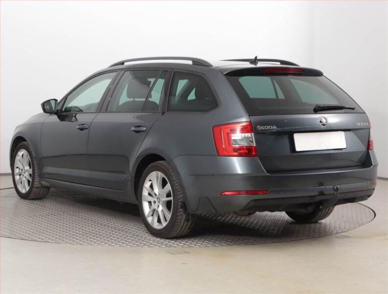 Škoda Octavia - hlavní fotka