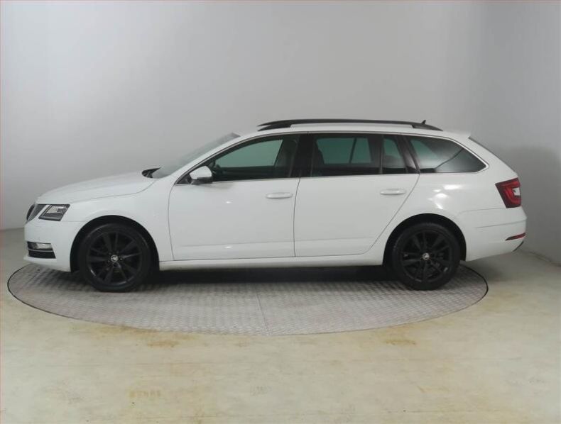 Škoda Octavia - hlavní fotka
