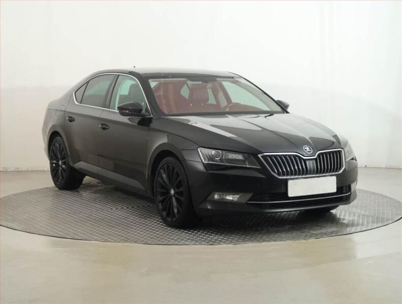 Škoda Superb - hlavní foto