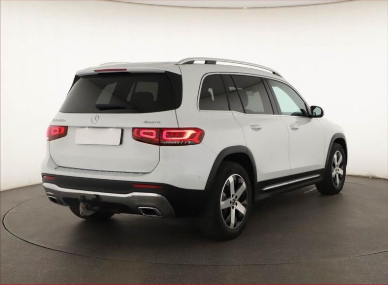 Mercedes GLB - hlavní fotka