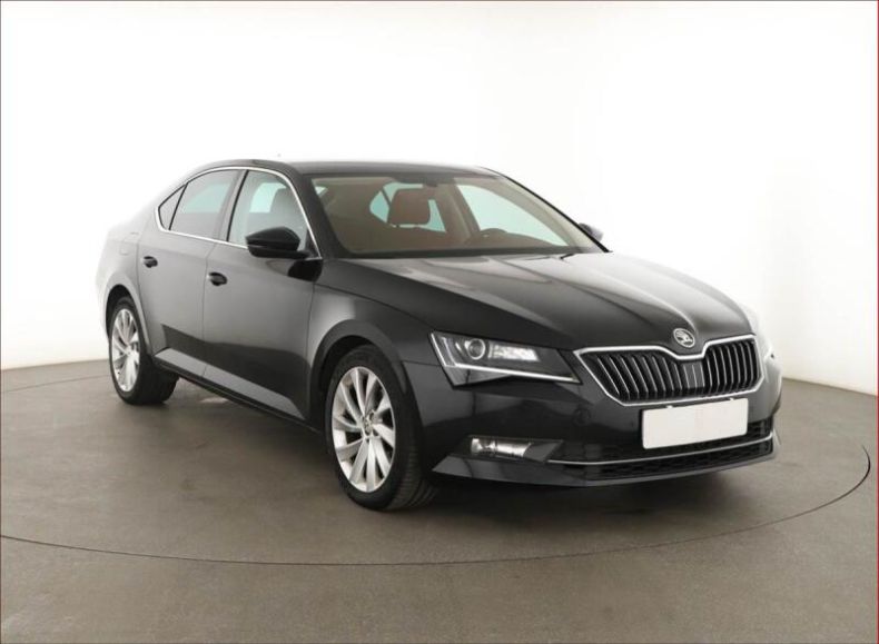 Škoda Superb - hlavní fotka