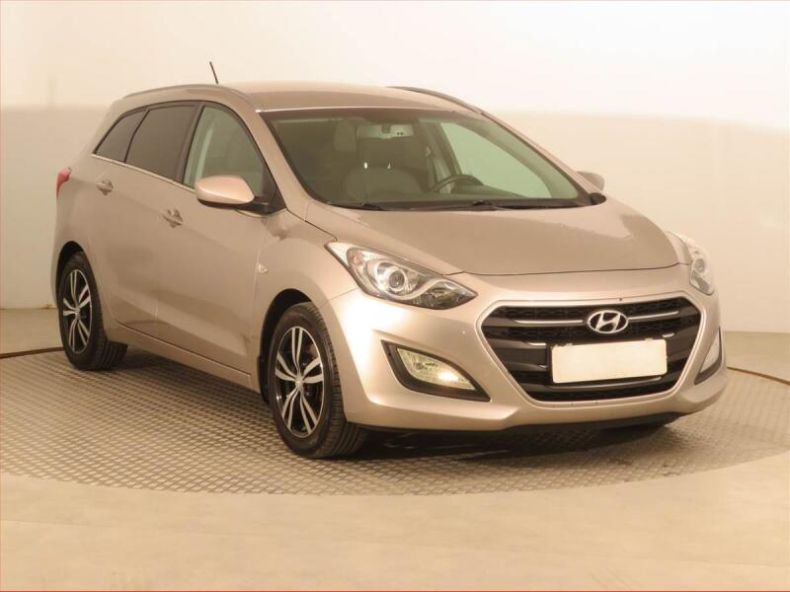 Hyundai i30 - hlavní foto