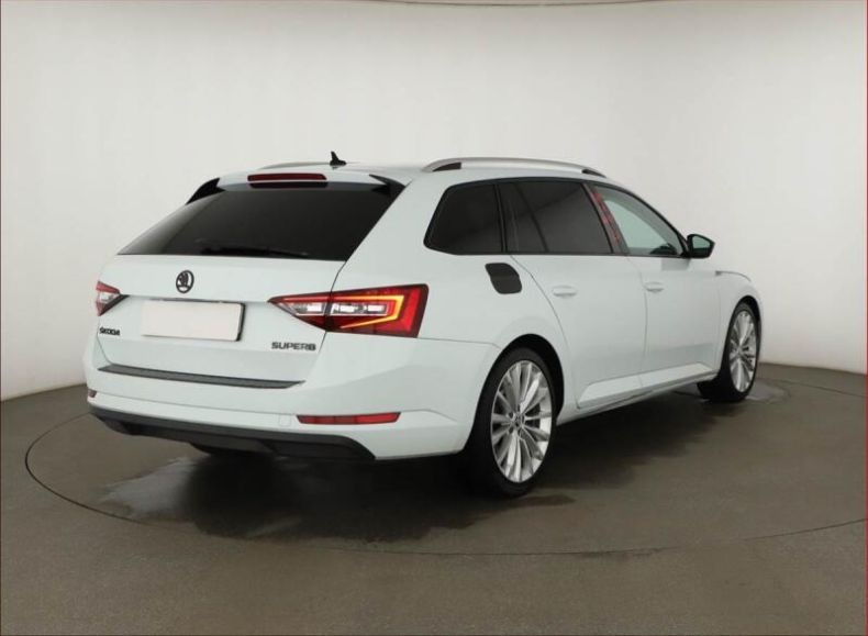 Škoda Superb - hlavní fotka