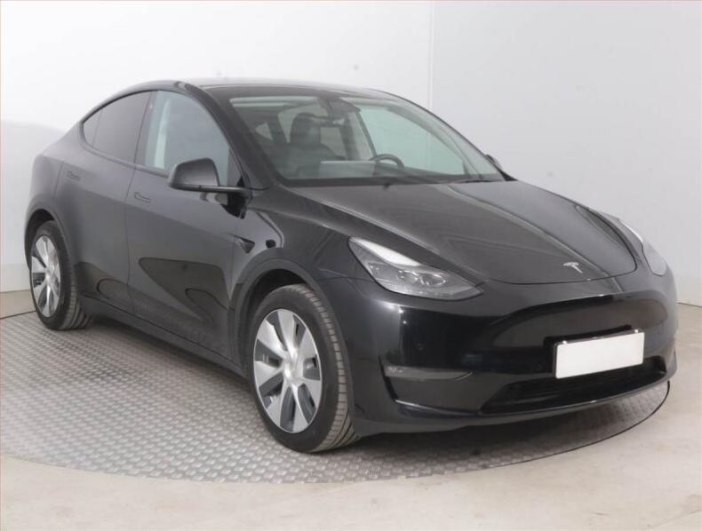 Tesla Model Y - hlavní foto
