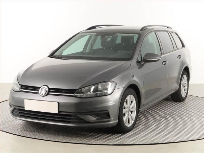 Volkswagen Golf - hlavní fotka