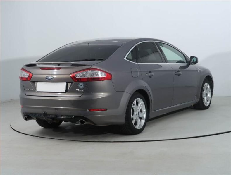Ford Mondeo - hlavní fotka