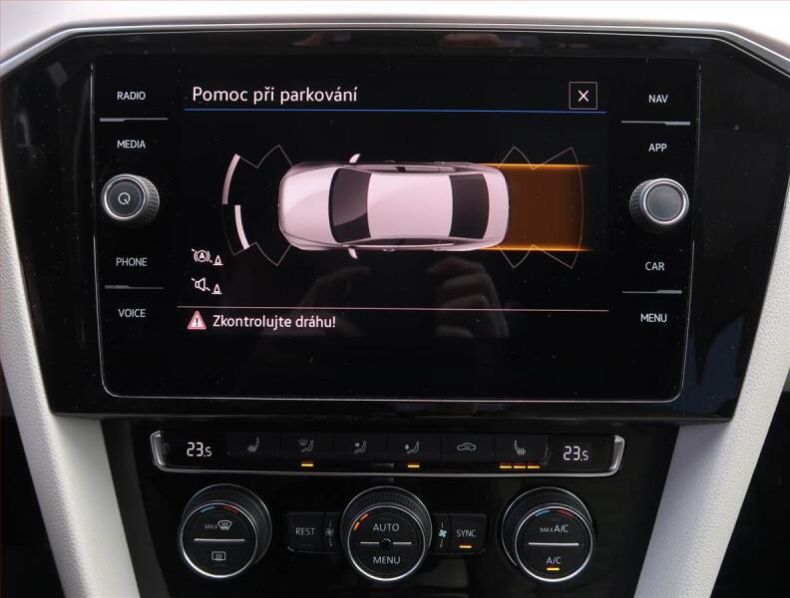 Volkswagen Passat - hlavní fotka