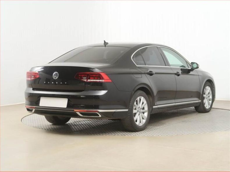 Volkswagen Passat - hlavní fotka