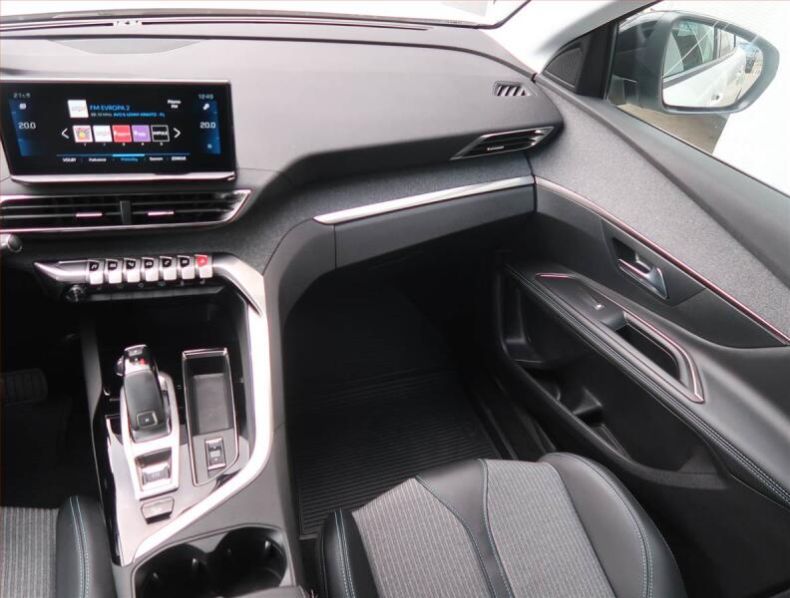 Peugeot 3008 - hlavní fotka