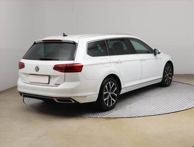 Volkswagen Passat - hlavní fotka