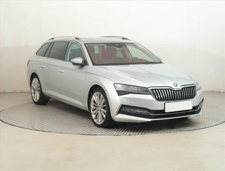 Škoda Superb - hlavní foto