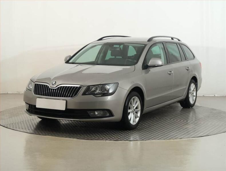 Škoda Superb - hlavní fotka