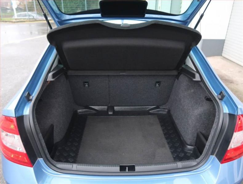 Škoda Rapid - hlavní fotka