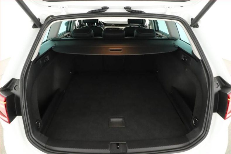 Volkswagen Passat - hlavní foto