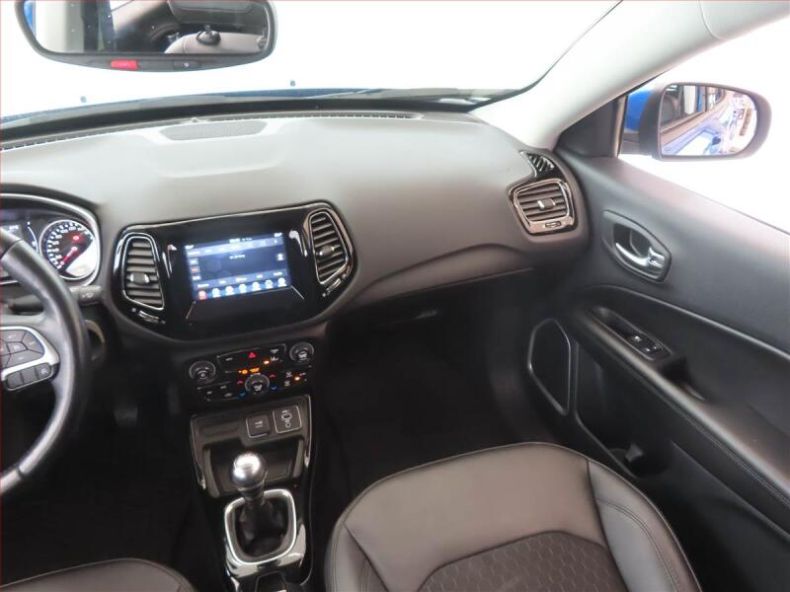 Jeep Compass - hlavní fotka