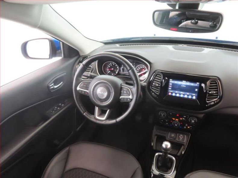 Jeep Compass - hlavní foto