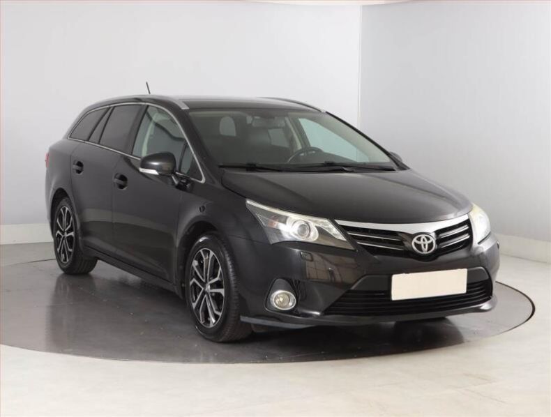 Toyota Avensis - hlavní foto
