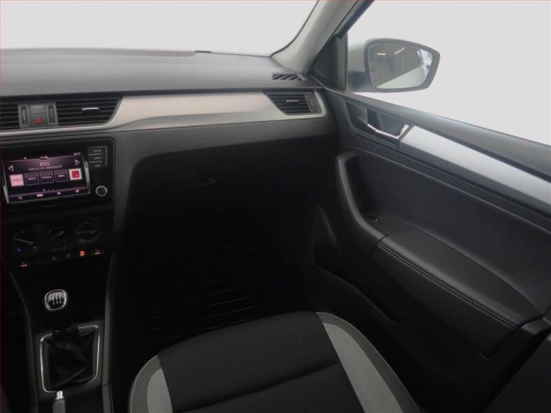 Škoda Rapid - hlavní fotka