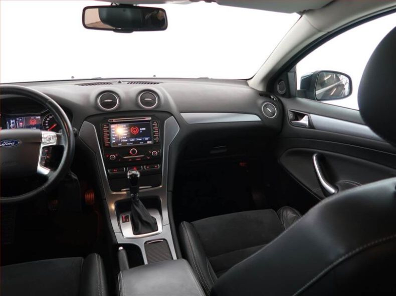 Ford Mondeo - hlavní fotka