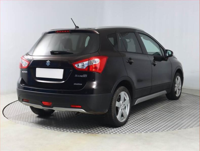 Suzuki SX4 - hlavní fotka