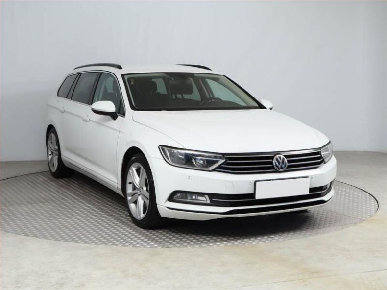 Volkswagen Passat - hlavní fotka inzerátu
