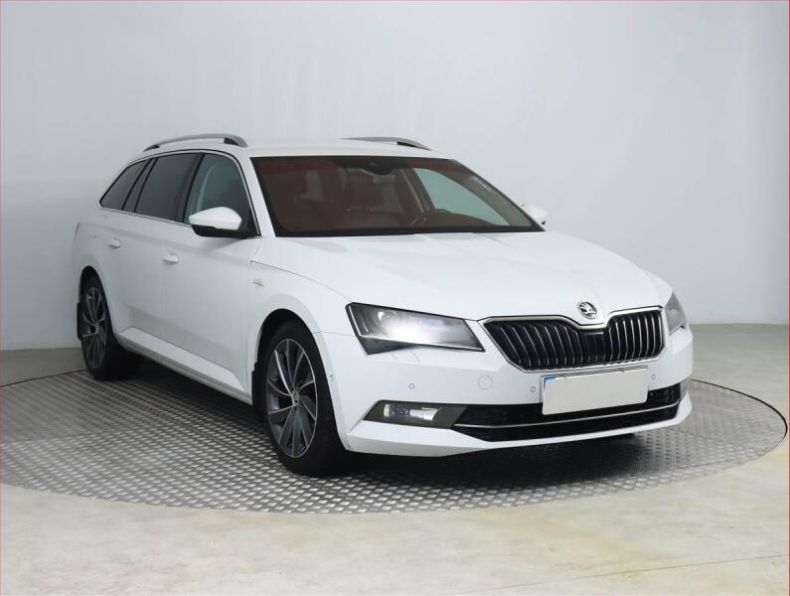 Škoda Superb - hlavní foto