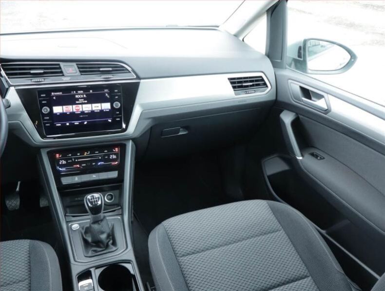 Volkswagen Touran - hlavní fotka