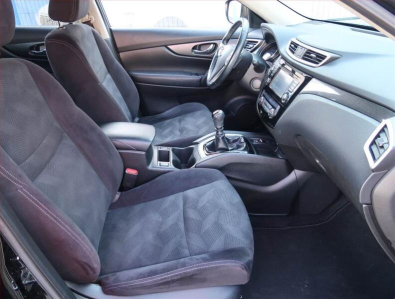 Nissan X-Trail - hlavní fotka