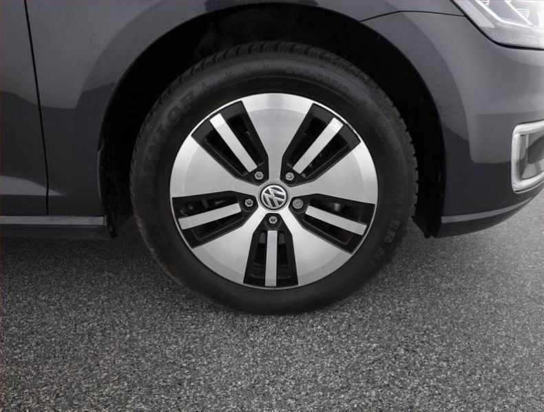 Volkswagen Golf - hlavní fotka