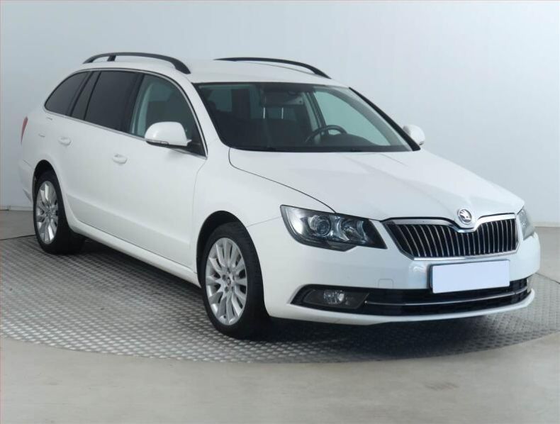 Škoda Superb - hlavní foto