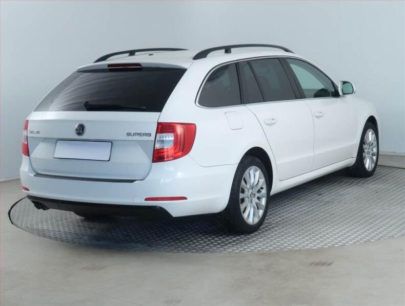 Škoda Superb - hlavní fotka