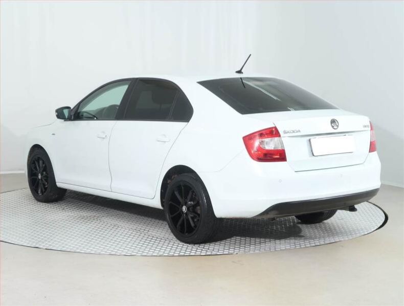 Škoda Rapid - hlavní fotka