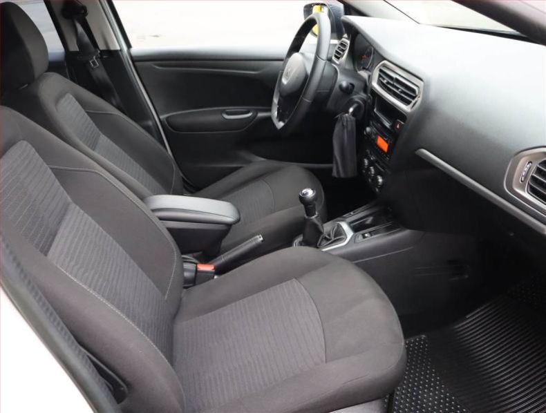 Peugeot 301 - hlavní fotka