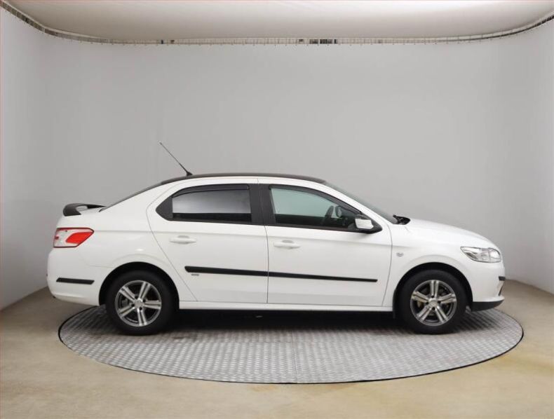 Peugeot 301 - hlavní fotka