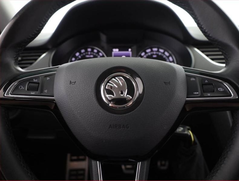 Škoda Octavia - hlavní fotka