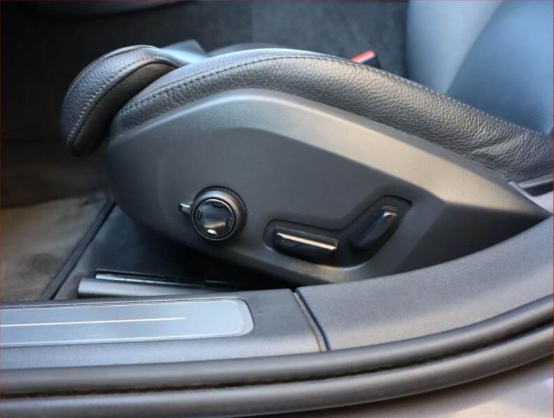 Volvo S90 - hlavní fotka