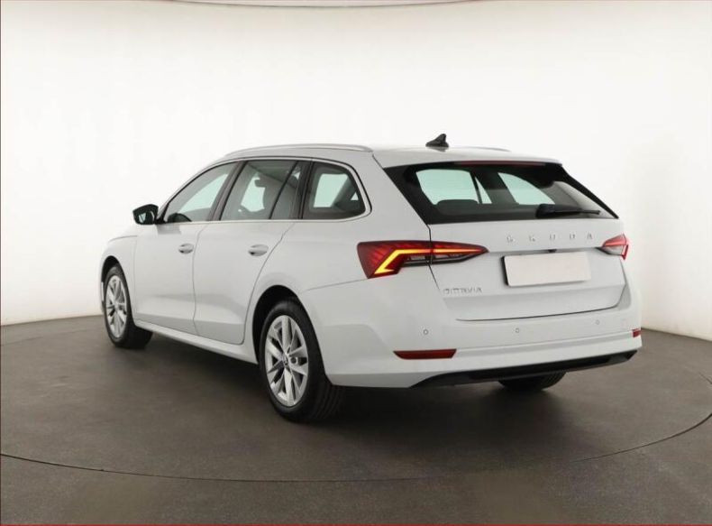 Škoda Octavia - hlavní fotka