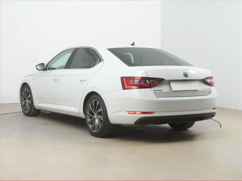 Škoda Superb - hlavní fotka