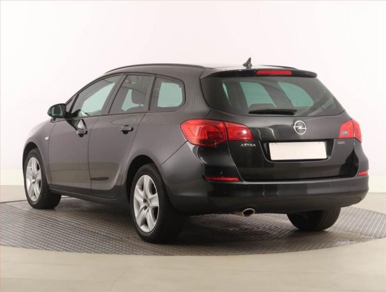 Opel Astra - hlavní fotka